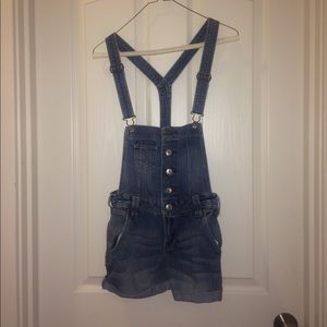 Short overalls